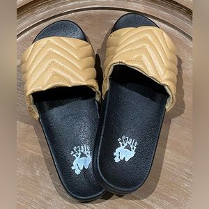 Camel Threads Slide on Slippers- Tan Puff